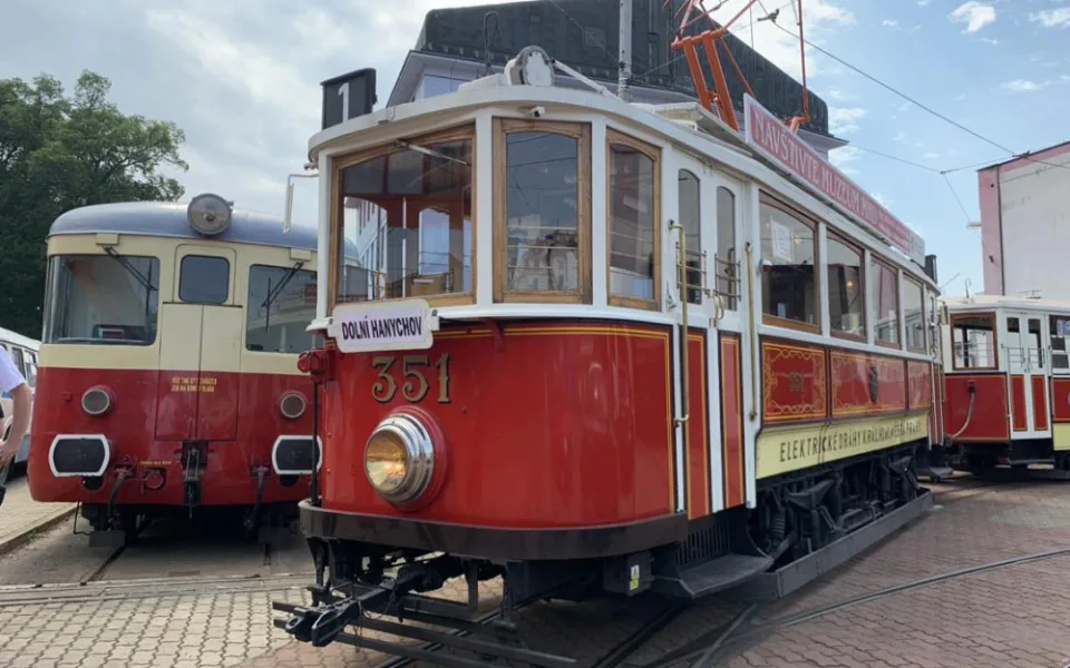 Léto nostalgických jízd. Svezte se tramvají po Liberci nebo historickým autobusem do Jizerek