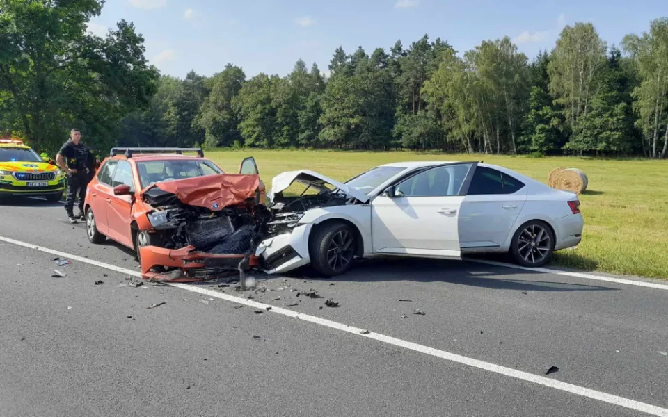 Dopravní nehoda na Českolipsku si vyžádala dvě zranění