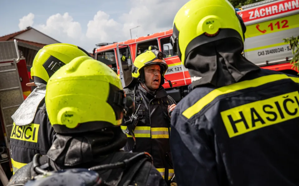 Některá vosí nebo sršní hnízda nechávají hasiče klidu, nemusí vyjet na každé zavolání