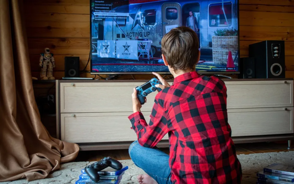 Videohry s příběhem ovlivňují názory hráčů, lze je využít při vzdělávání, ukázala studie