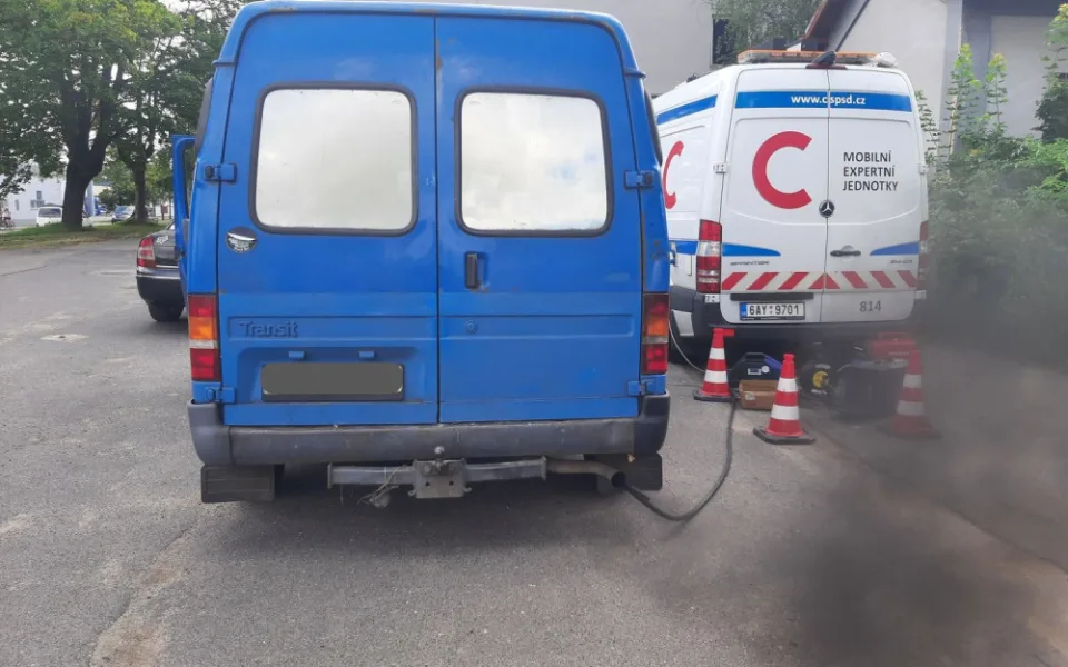 Speciální policejní kontrola na emise. Více než polovina aut měla problém