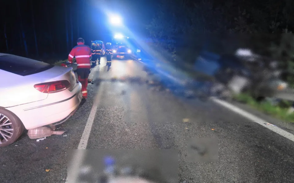 Tragická nehoda u Obory má i druhou oběť. V nemocnici zemřel mladý řidič