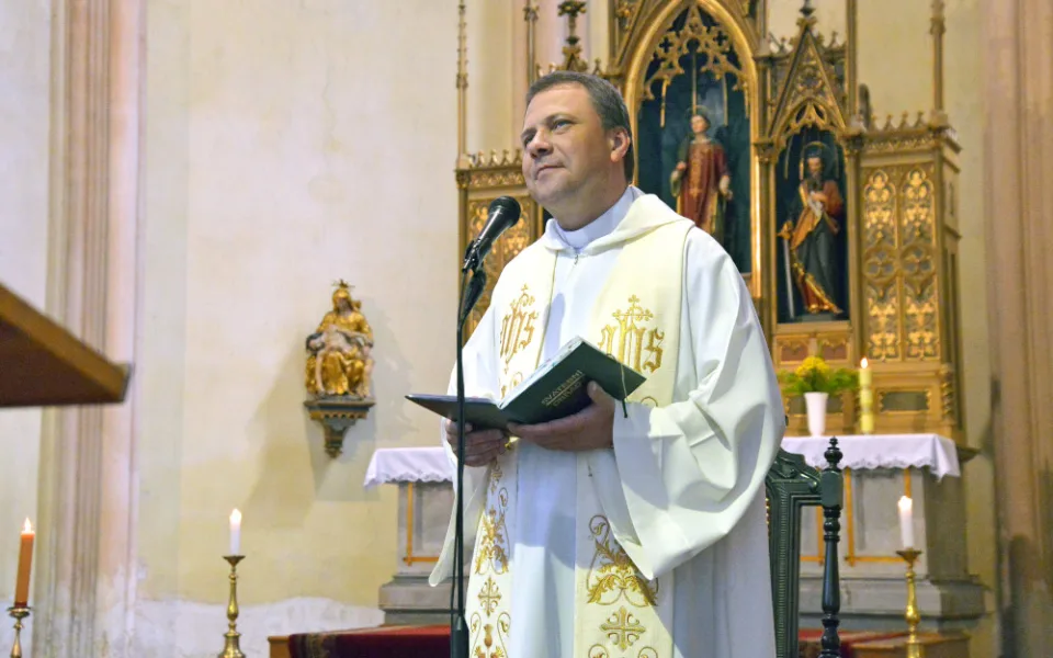 S Chrastavou se po 11 letech rozloučil oblíbený farář Radek Vašinek, byl převelen do Prahy