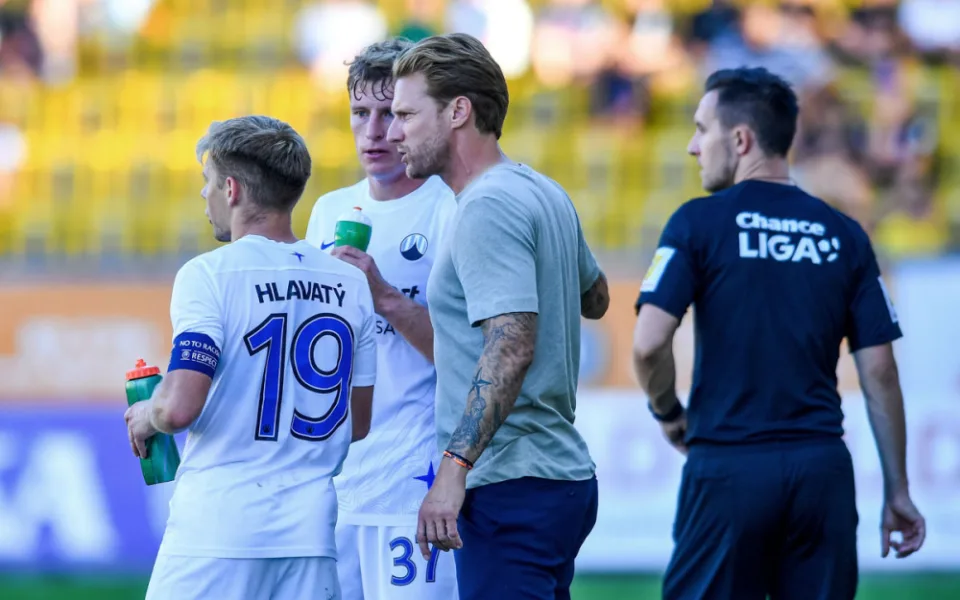Nejhorší výkon, štvalo Kováče pro prohře v Teplicích. Střídal bych devět hráčů, řekl