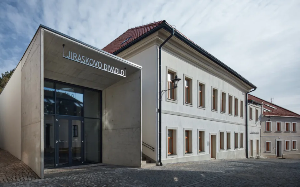 Rekonstrukce Jiráskova divadla v České Lípě je nominována na zisk Národní ceny architektů