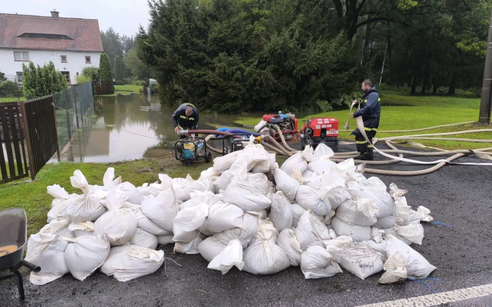 Liberecký kraj má povodeň na sebou. Začíná sčítání škod i odklízení následků