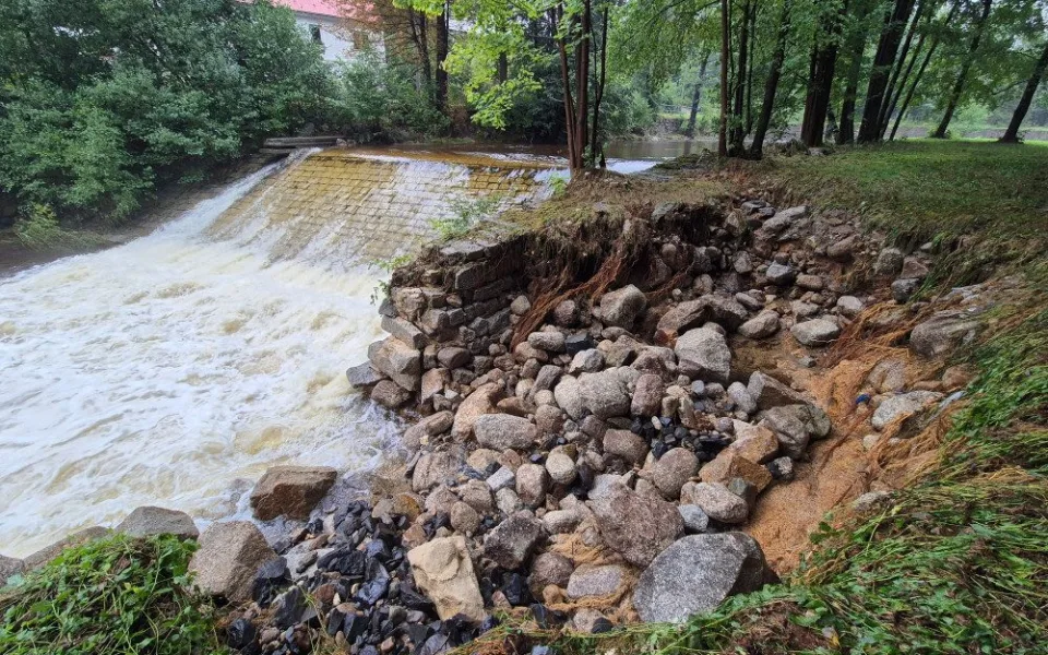 Škody po víkendových záplavách budou na Liberecku v desítkách milionů