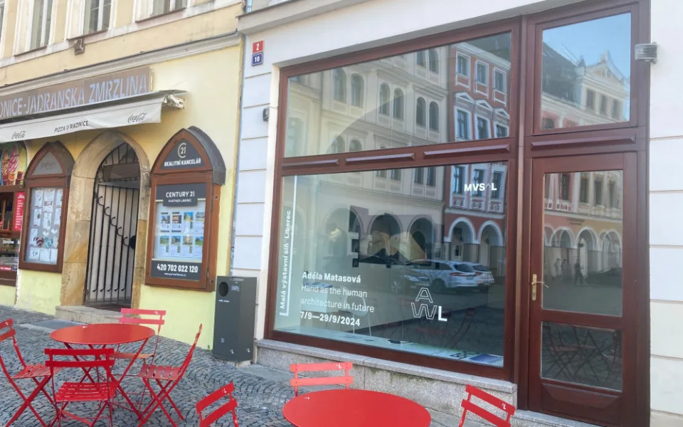 Malá výstavní síň v prostoru na libereckém náměstí končí