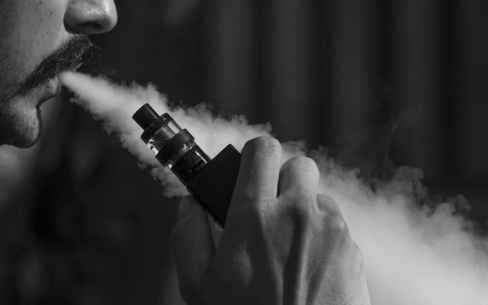 Zákaz příchutí e-cigaret. Kritika sílí, ministerstvo hledá kompromis