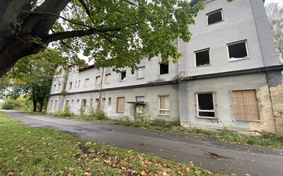 Bývalé nádraží v České Lípě čeká demolice. Místo bude čistší i bezpečnější, říká starostka