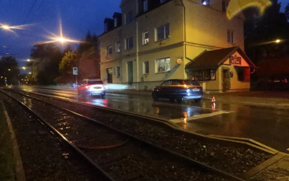 Řidička ve Vratislavicích srazila chodkyni. Hledají se svědci