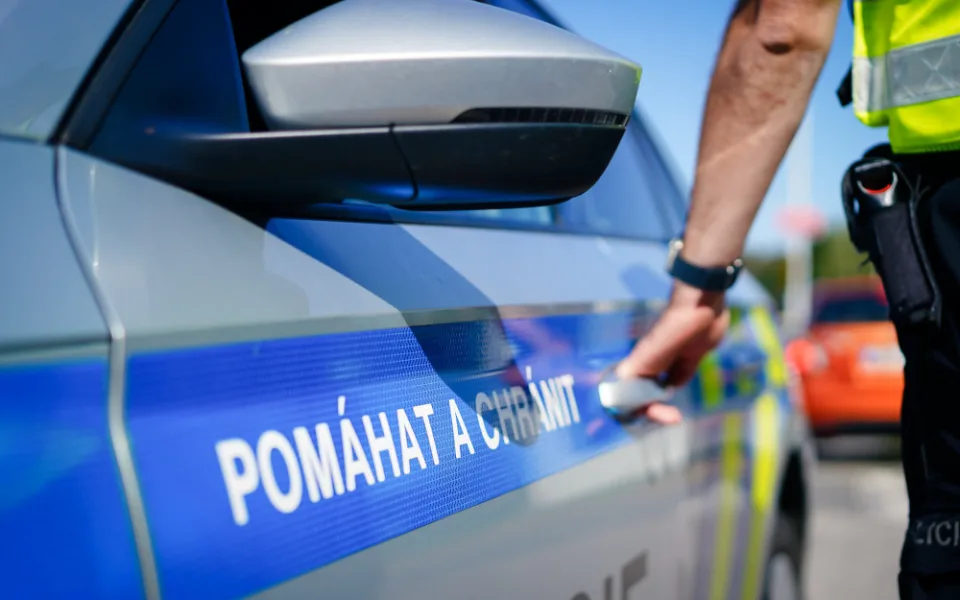 Sedm let si psal s dívkou z Ghany, plánovali budoucnost, naposílal jí statisíce. Byli to podvodníci