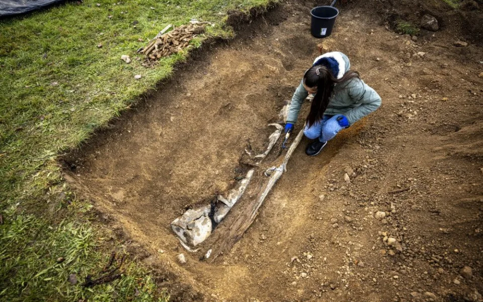 Archeologové zkoumají v Liberci hrobky nejvýznačnějších obyvatel z 19. století