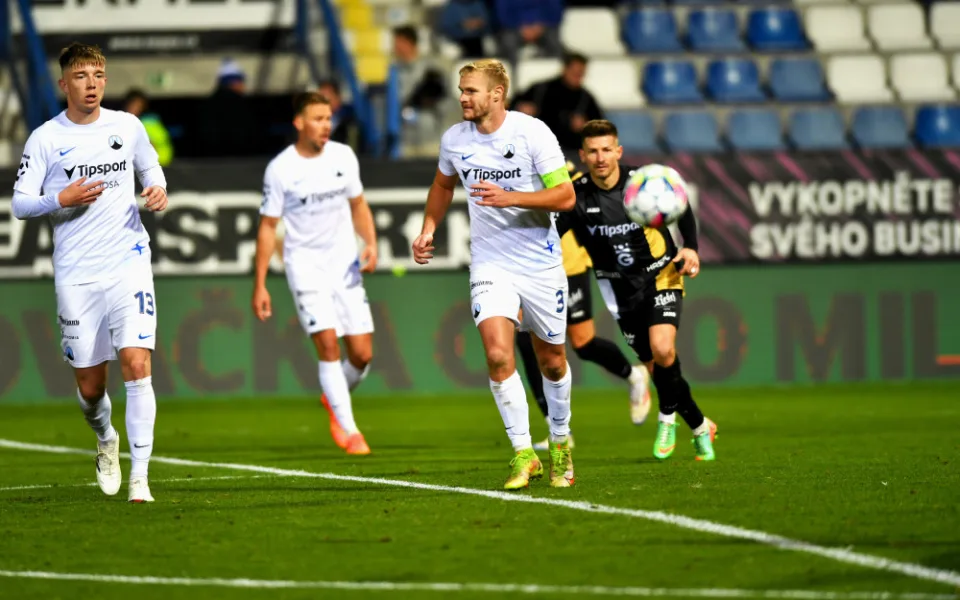 Krásná trefa Hlavatého neplatila, jiný gól nepadl. Slovan se rozešel s Hradcem bez branek