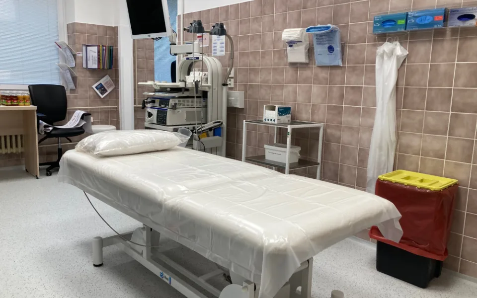 Frýdlantská nemocnice pokračuje v rozvoji ambulancí. Zrekonstruovala gastroenterologickou, v lednu otevře novou neurologickou