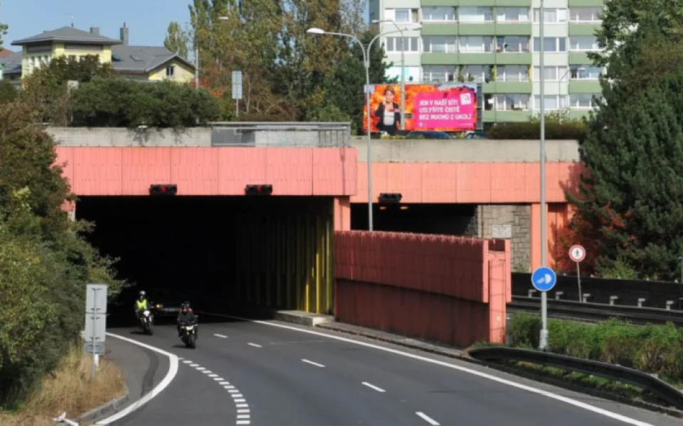 ŘSD opraví mosty nad Košickou ulicí za 37 milionů korun. Stav mostů je podle nich špatný