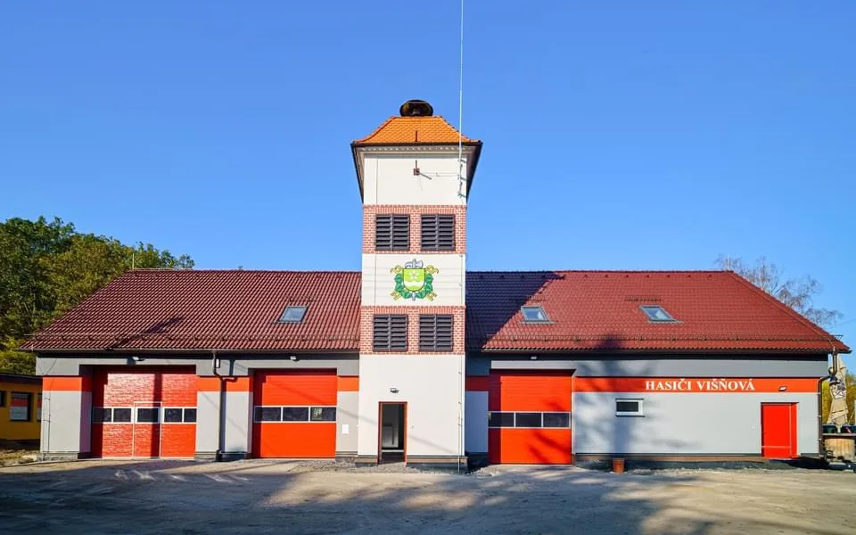 Zrekonstruovaná hasičská zbrojnice i Tatra od profíků. Hasiči ve Višňové si výrazně polepšili