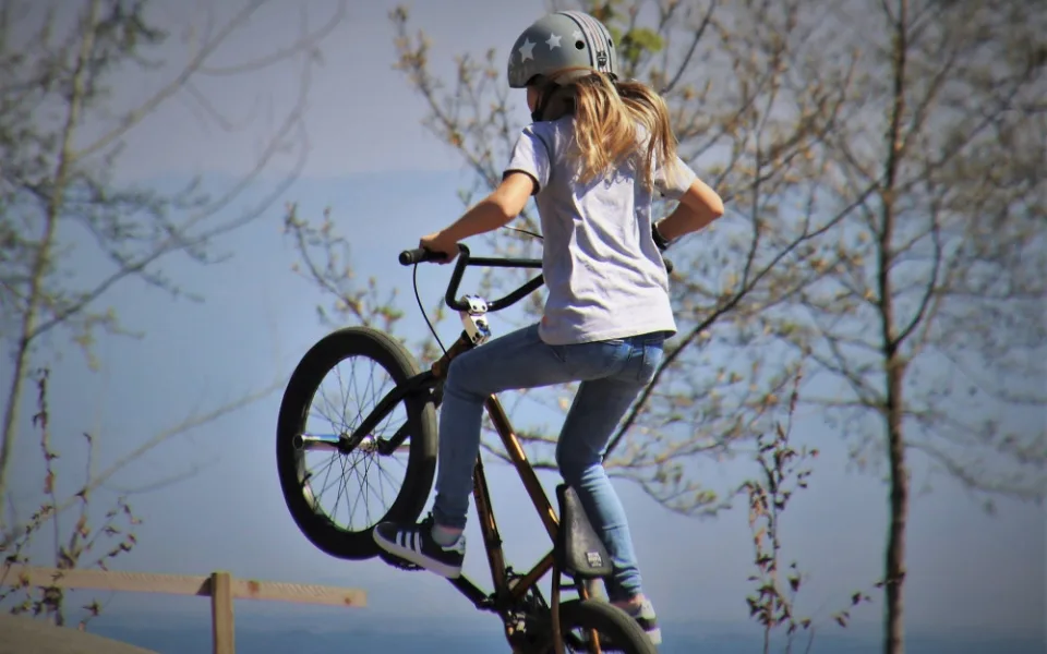 Jablonec hledá jméno pro areál, kde bude bikepark i skatepark. O nápady prosí veřejnost