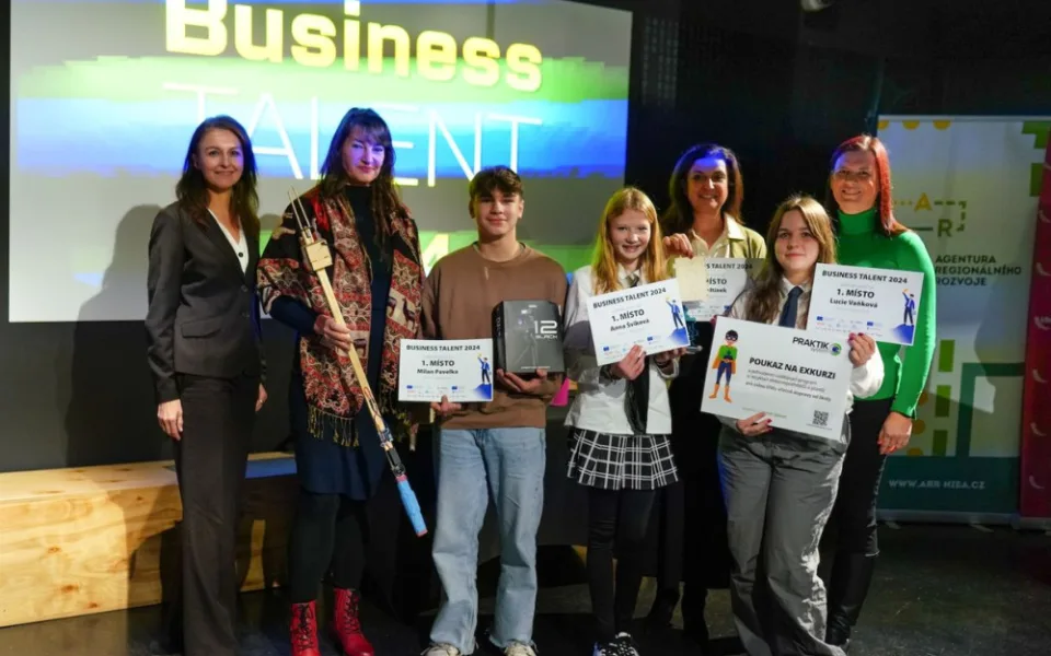 Elektrický opékač uzenin bodoval v soutěži Business Talent 2024. První cenu si odnáší ZŠ Dr. F. L. Riegera Semily