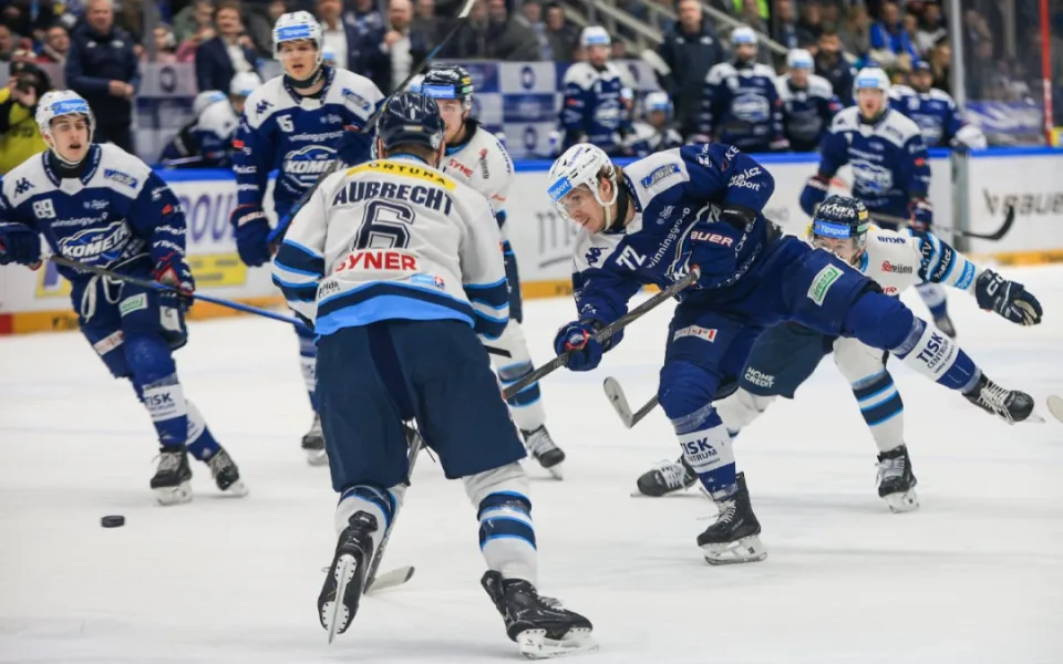 Dobře rozehraný duel v Brně ztratili Tygři v druhé polovině. Na ledě Komety prohráli 4:2