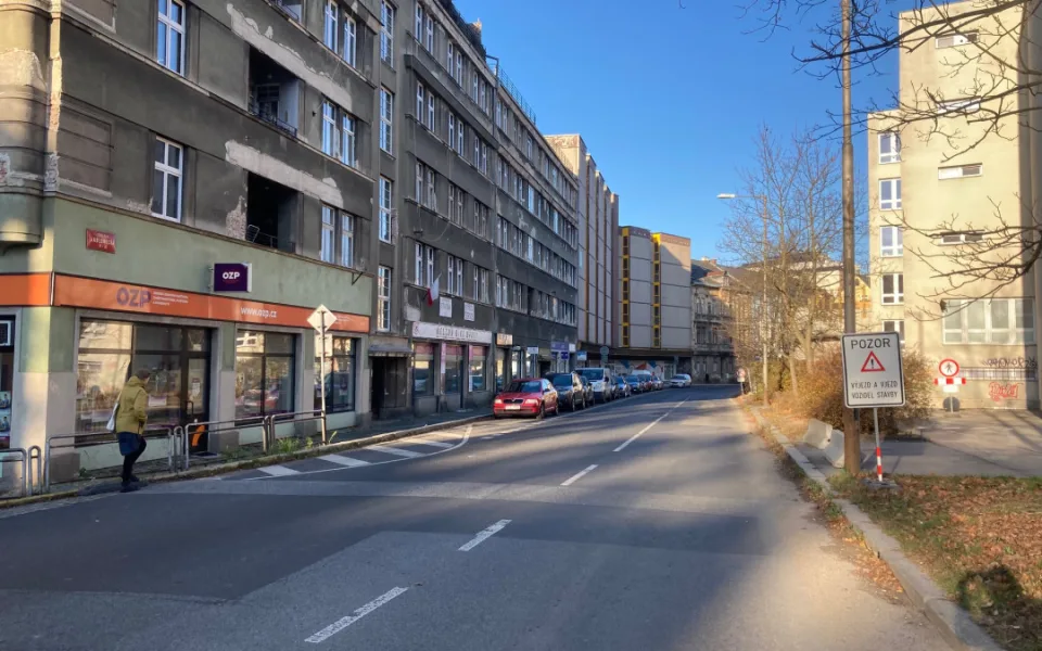 Liberec čekají další uzavírky. Na tři měsíce se dopravě uzavře část Jablonecké ulice