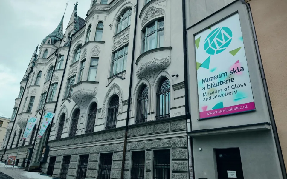 Jablonecké muzeum skla a bižuterie je ode dneška z technických důvodů na tři týdny uzavřené