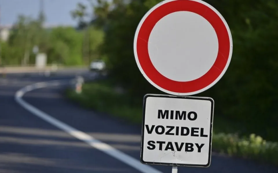 Liberecký kraj plánuje letos opravit 15 silnic a 12 mostů. Rozpočet je o třetinu nižší než loni