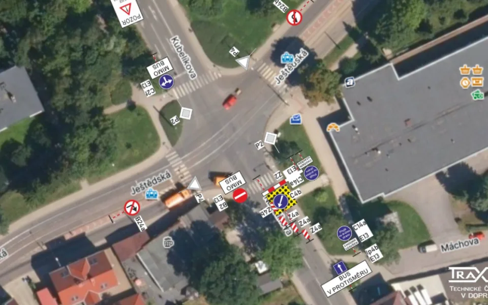 Kubelíkova ulice je ode dneška kvůli havárii vody jednosměrná. Oprava má trvat dva dny