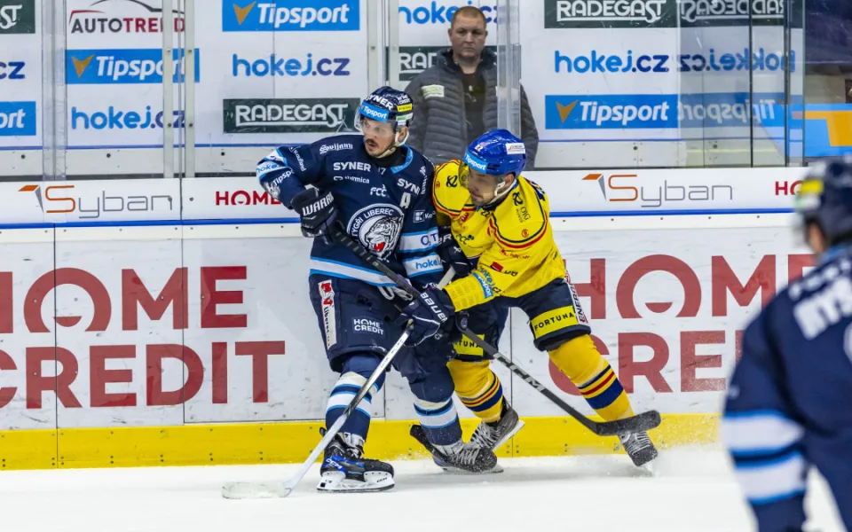Tygři narazí v předkole play-off na České Budějovice. V posledním kole základní části jim včera podlehli 2:5