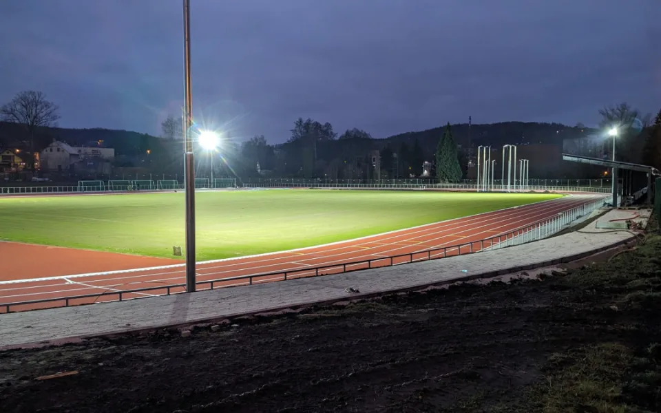 Semily otevřou nově zrekonstruovaný atletický stadion. Stavba vyšla na 62 milionů