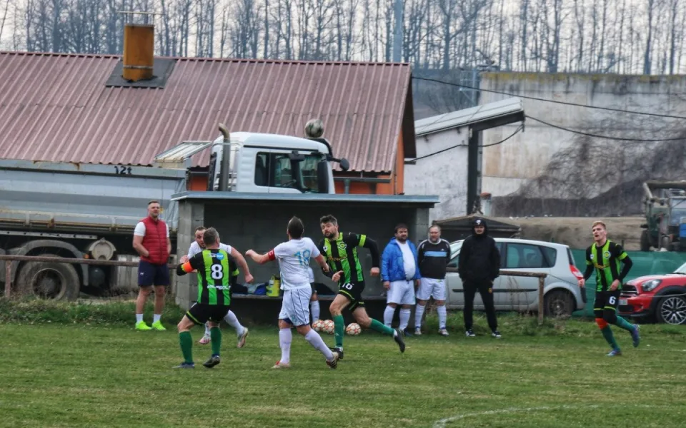 Liberecká devátá liga: Derby Řasnic, Hlavice jde do čela jižní skupiny