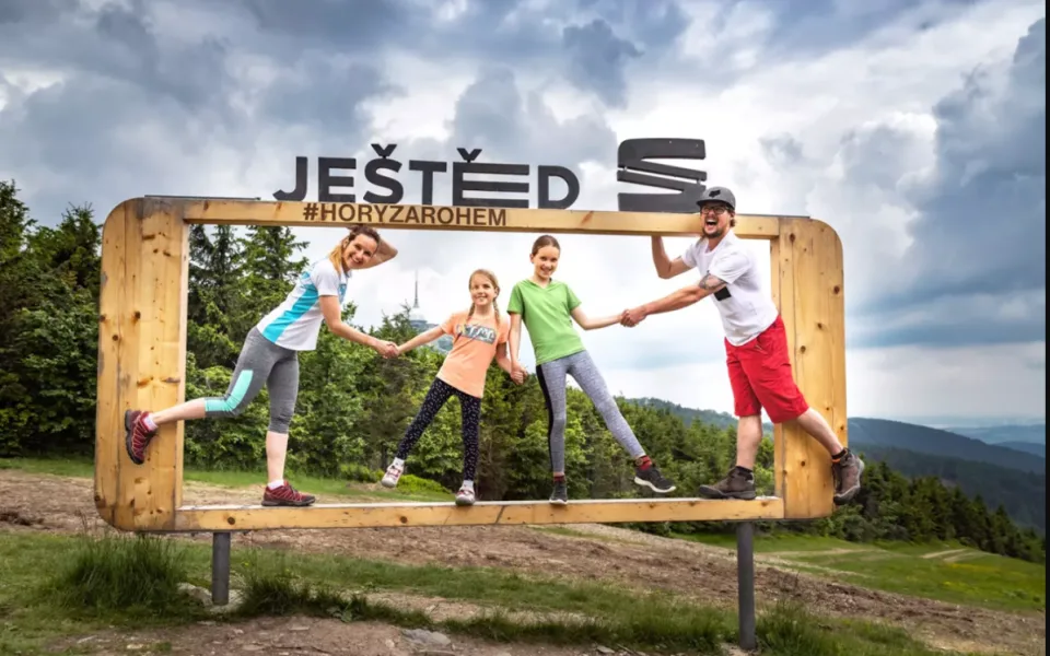 Ilustrační foto fotopointu na Ještědu. Ten ve Vesci bude mít tvar srdce