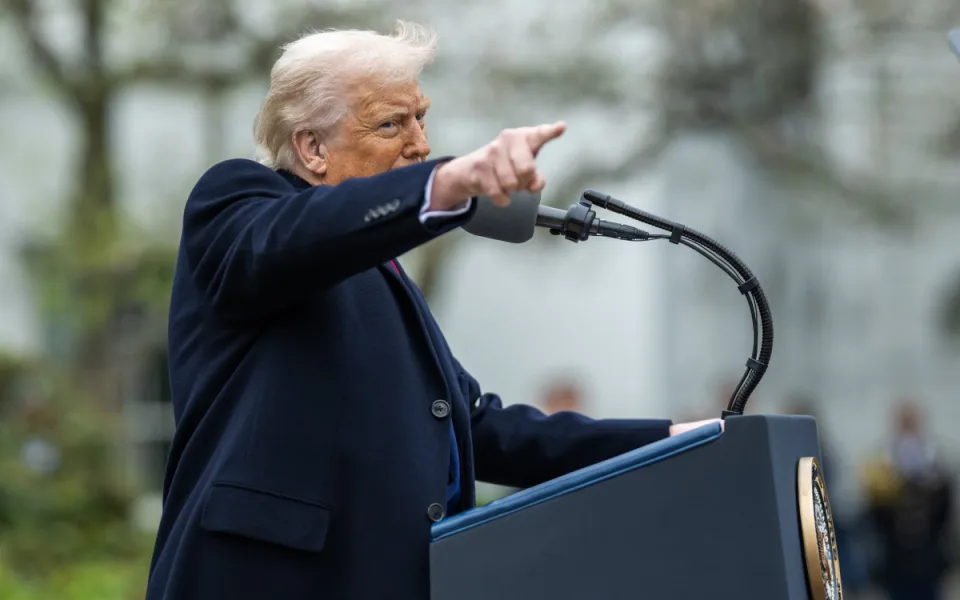This photograph is provided by THE WHITE HOUSE as a courtesy and may be printed by the subject(s) in the photograph for personal use only. The photograph may not be manipulated in any way and may not otherwise be reproduced, disseminated or broadcast, wit