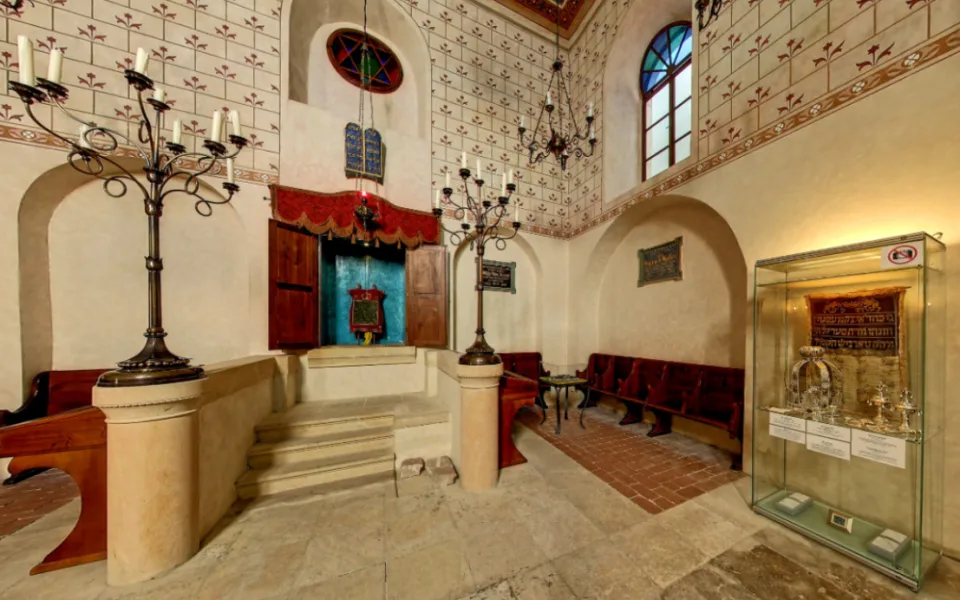Interiér turnovské synagogy