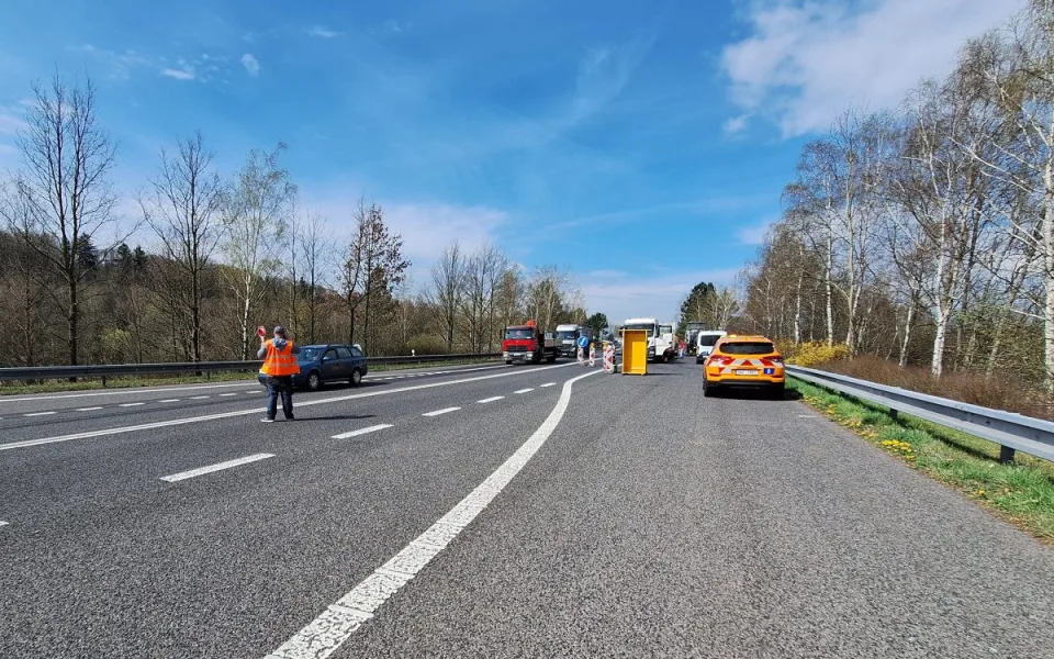 Na mostě u Bílého Kostela se opět pracuje.