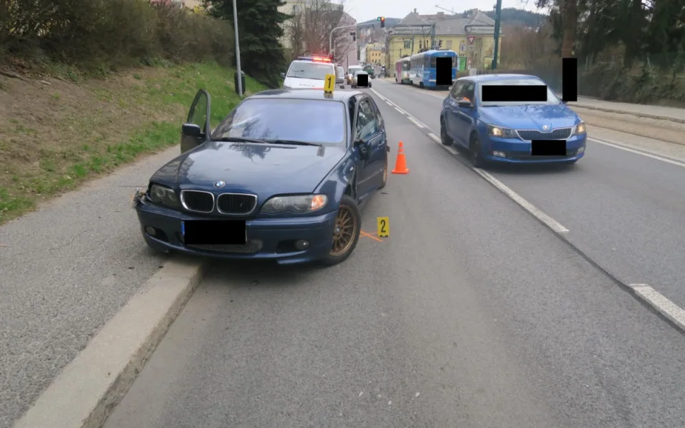Se zákazy řízení ujížděl policistům v Jablonci i rychlostí 140 km/h. Skončil ve vazbě