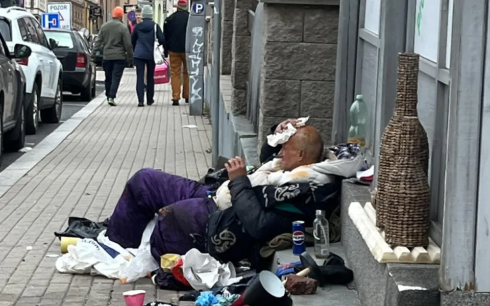 Liberec rozšíří vyhlášku o zákazu požívání alkoholu o zákaz táboření a bivakování