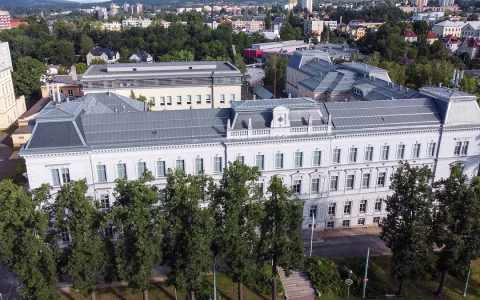 Maturitou to nekončí: VOŠ otevírá nové možnosti