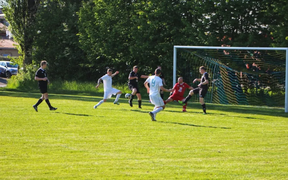 Liberecká devátá liga: Hlavice se nesešla. Přestřelka ve Václavicích