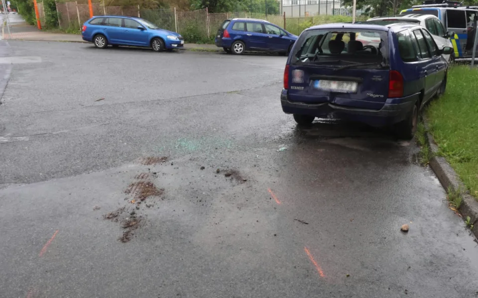 Boural a auto nahlásil jako kradené. Policisty nepřevezl