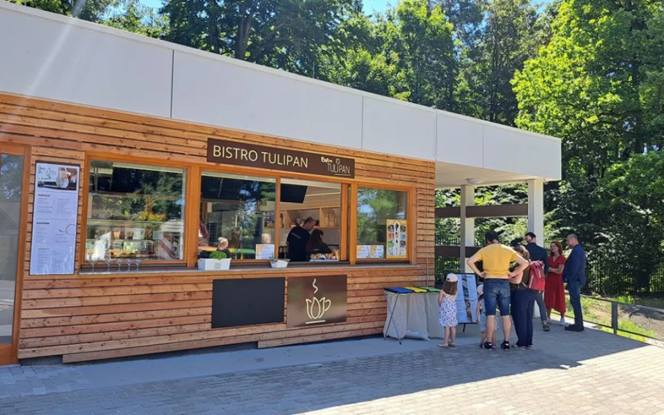Pro návštěvníky i kolemjdoucí. V dětském koutku v Liďákách je nové moderní bistro