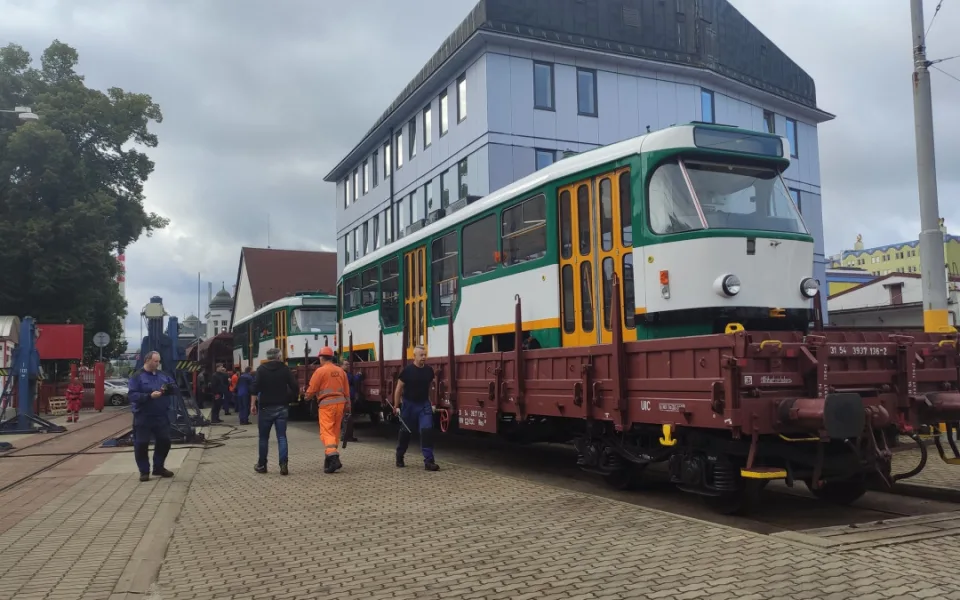 Vozy T3R.PLF po opravě ve společnosti ŠKODA EKOVA, a.s. se sídlem Ostravě, srpen 2023.