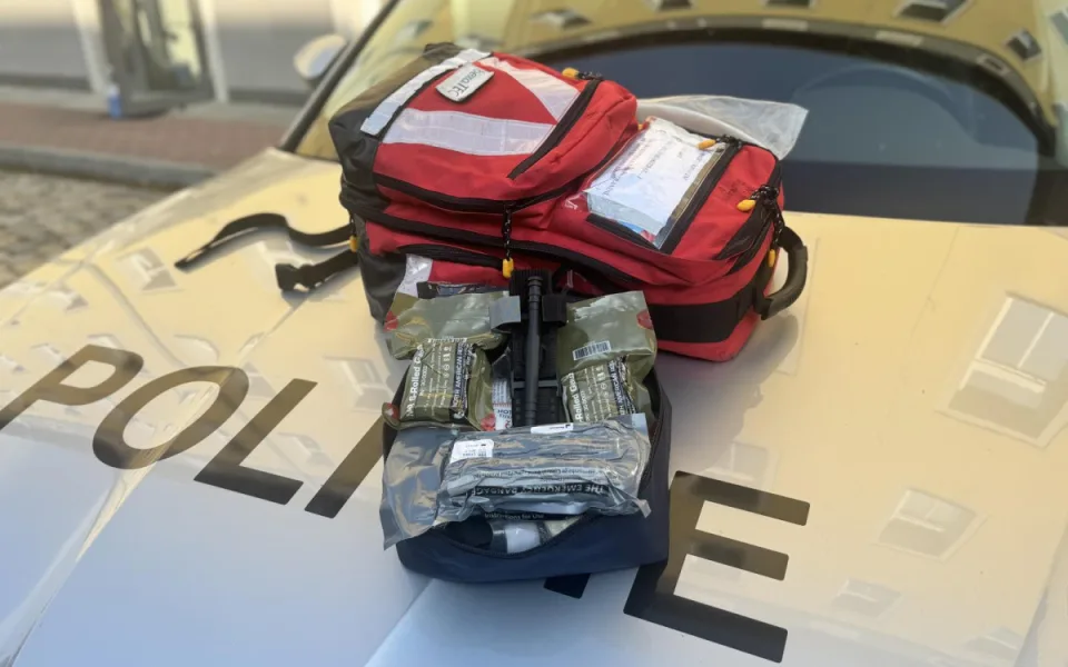 Žena se v Liberci vážně pořezala o aku pilu. Pomohli policisté