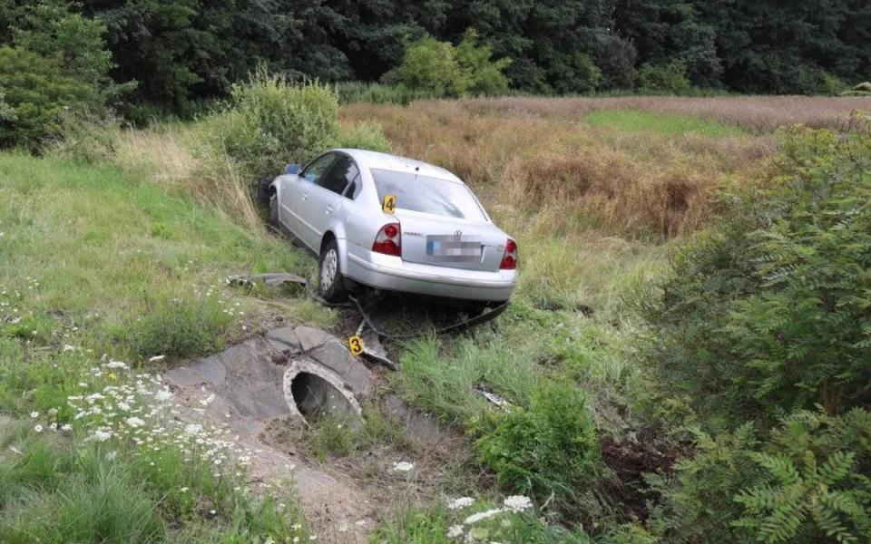 Na vině je sršeň, tvrdil řidič havarovaného vozidla. Byl pod vlivem drog