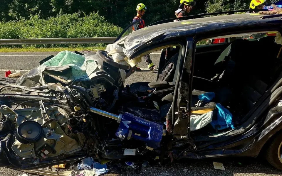 Tragická nehoda. Při střetu tří aut u Bílého Kostela zemřela řidička