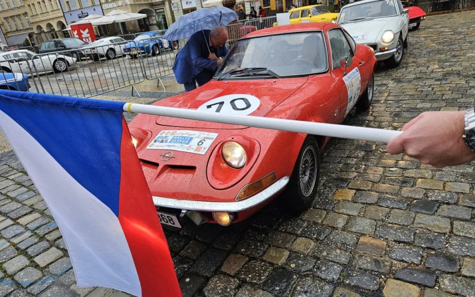 Stejně jako před 60 lety. V Liberci startovala Rallye Vltava, nechyběl ani tehdejší vítěz
