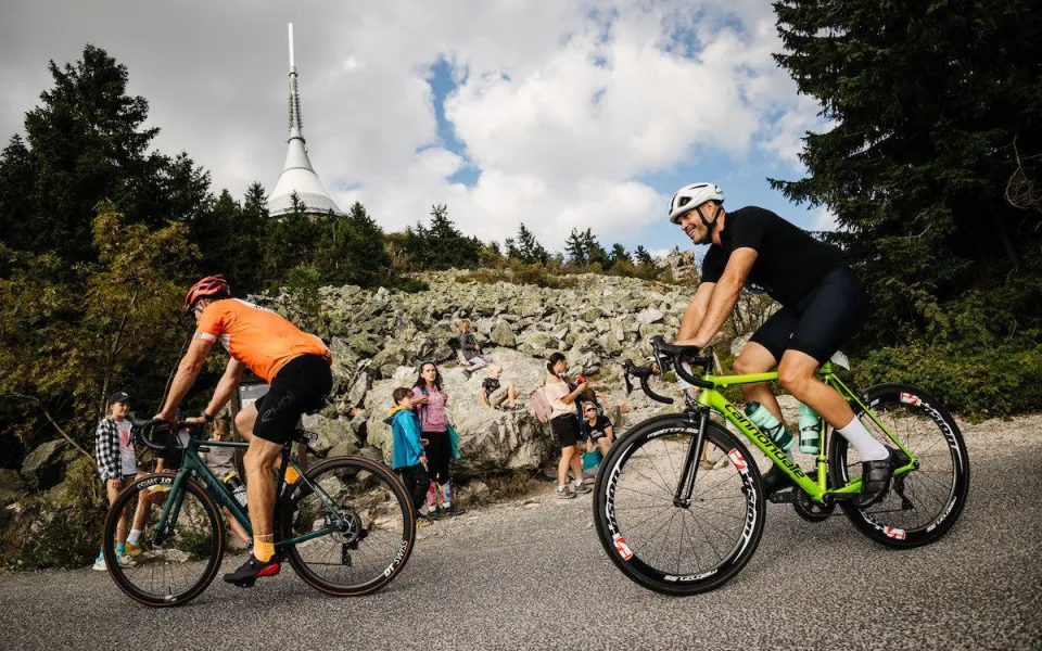 Poslední monument sezony. Závod Road Classics projede Libereckem, finiš na Ještědu