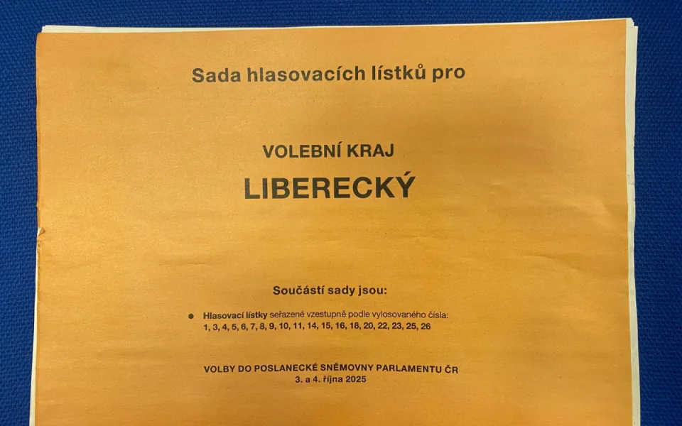 Správné hlasovací lístky pro Liberecký kraj pro říjnové volby do poslanecké sněmovny.