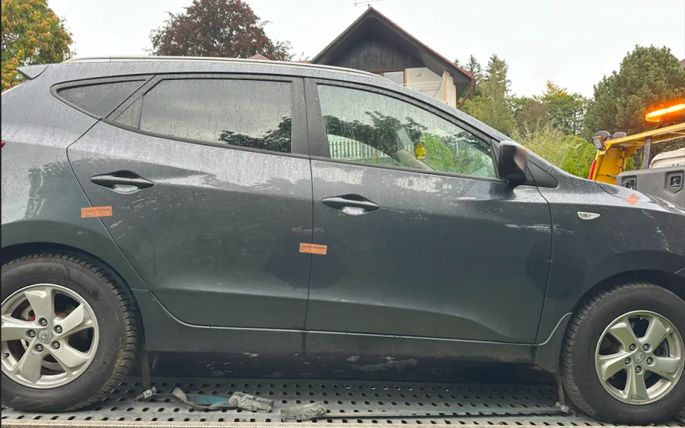 Muže z Jablonecka policisté obvinili z 252 podvodů. Hrozí mu osm let