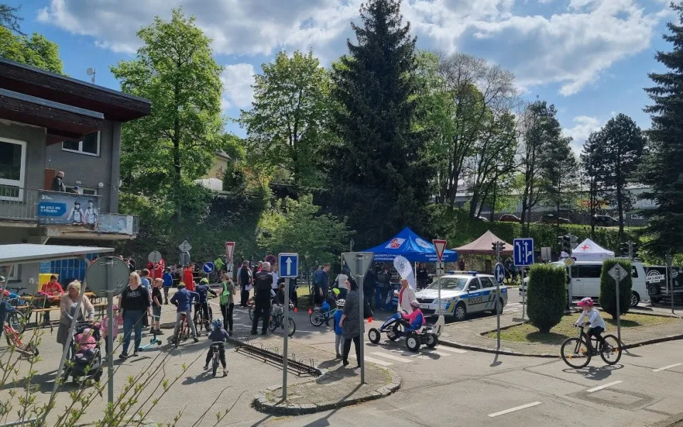 Čtvrťáci v Libereckém kraji opět získávají své první „řidičáky“
